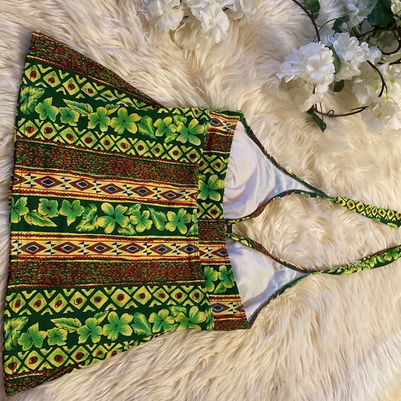 Halter neck Top - Picture 6 of 7